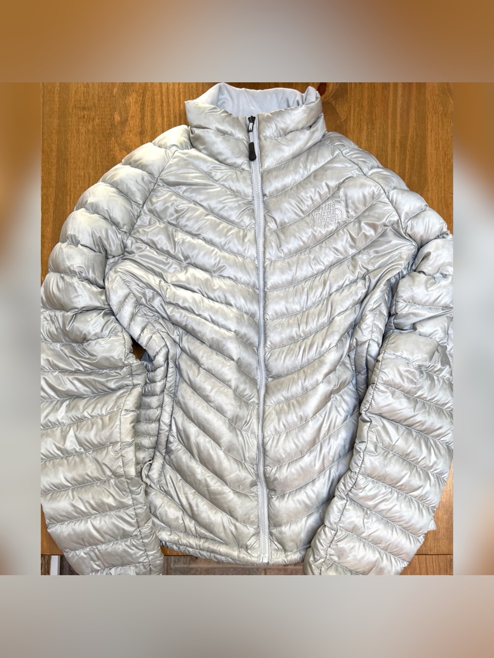 The North Face Women's Grey Lightweight Down Puffer Jacket Size Medium